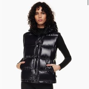 Aritzia Superpuff Vest / size small